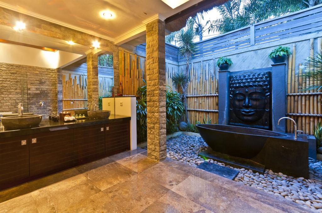 Villa Mahkota Seminyak Szoba fotó