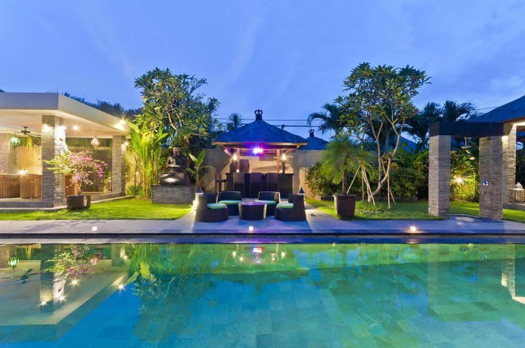 Villa Mahkota Seminyak Kültér fotó