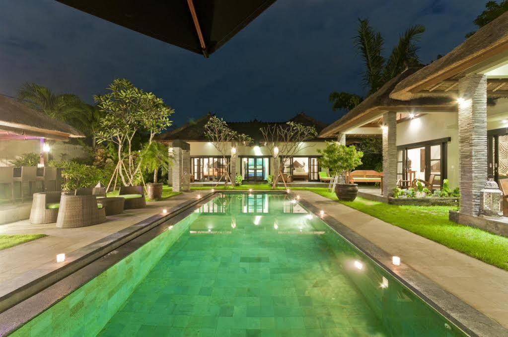 Villa Mahkota Seminyak Kültér fotó