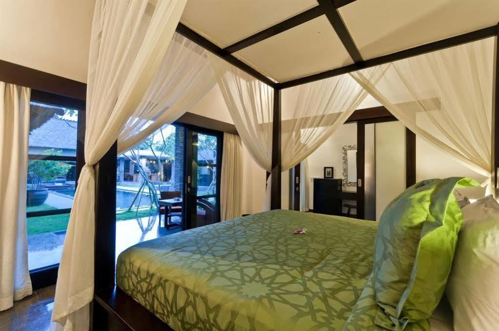 Villa Mahkota Seminyak Kültér fotó